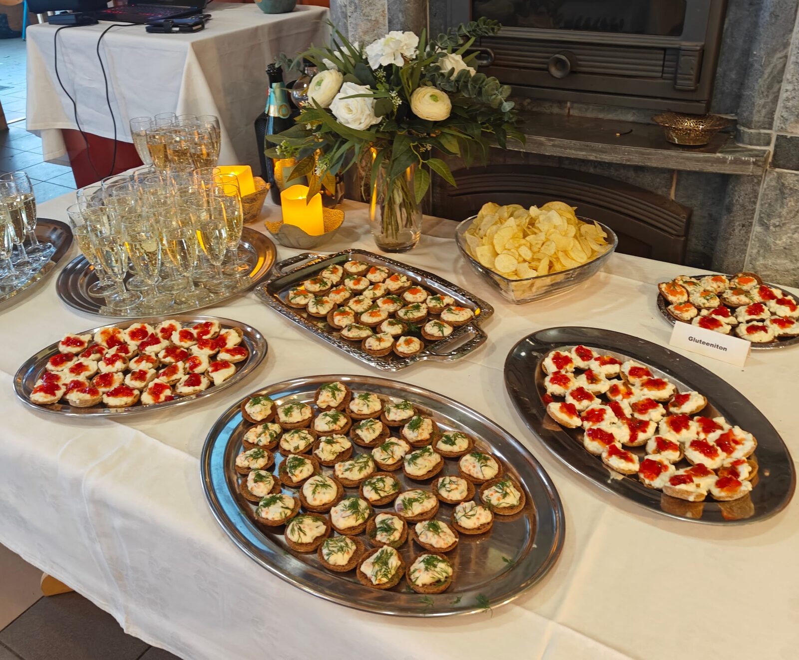 Champagne and canapés by candlelight